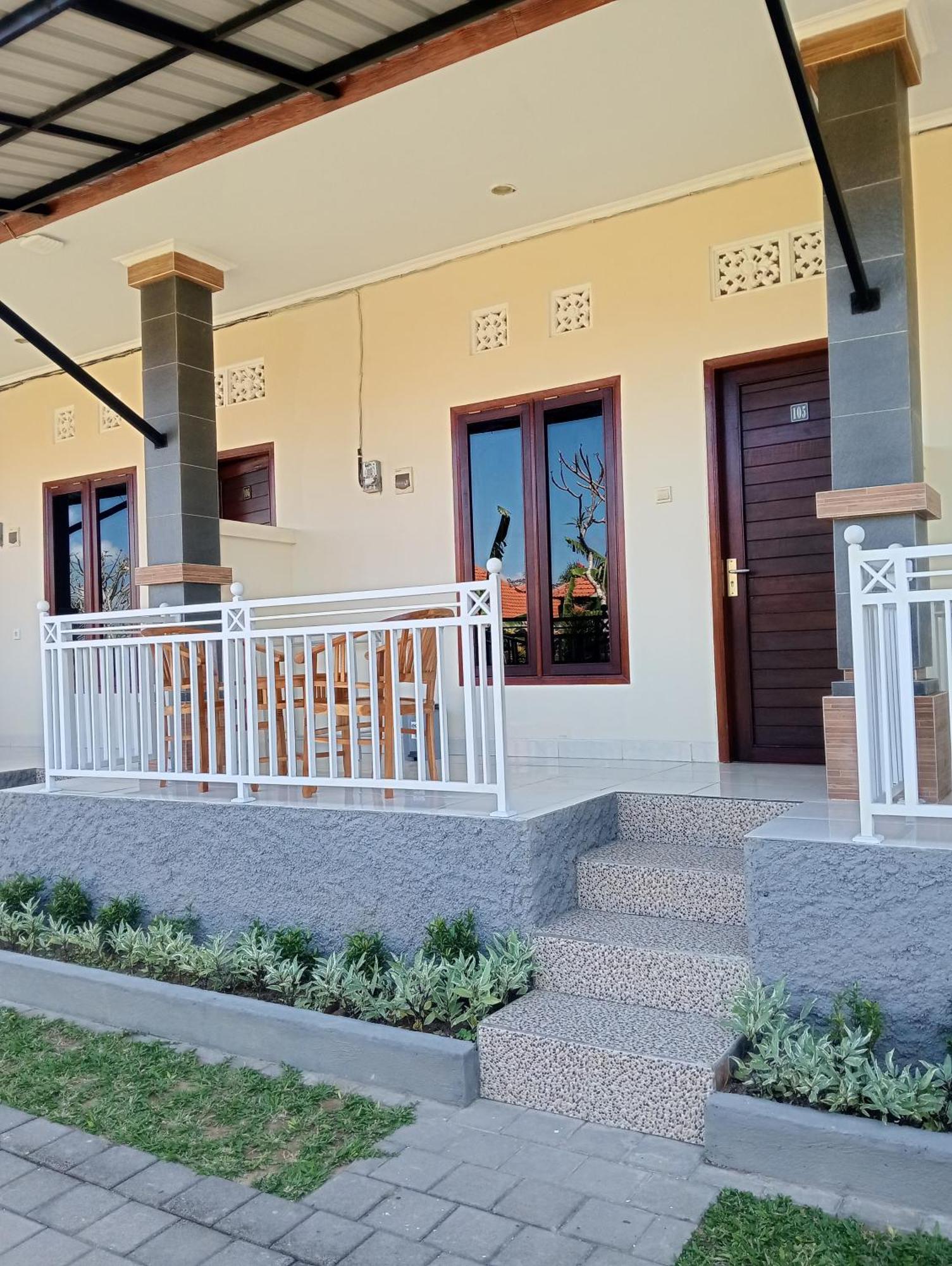Prayoga Homestay 乌干沙 外观 照片