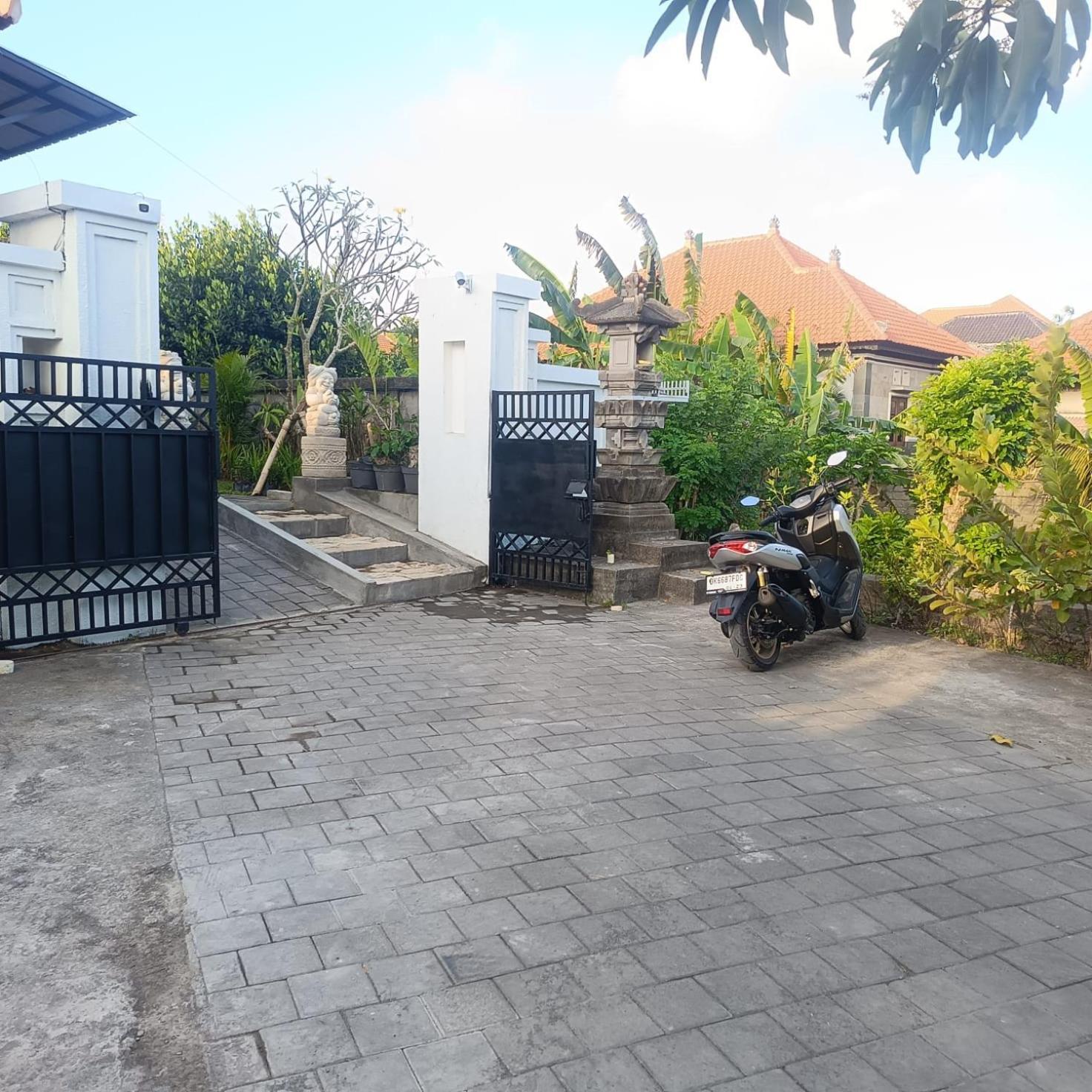 Prayoga Homestay 乌干沙 外观 照片