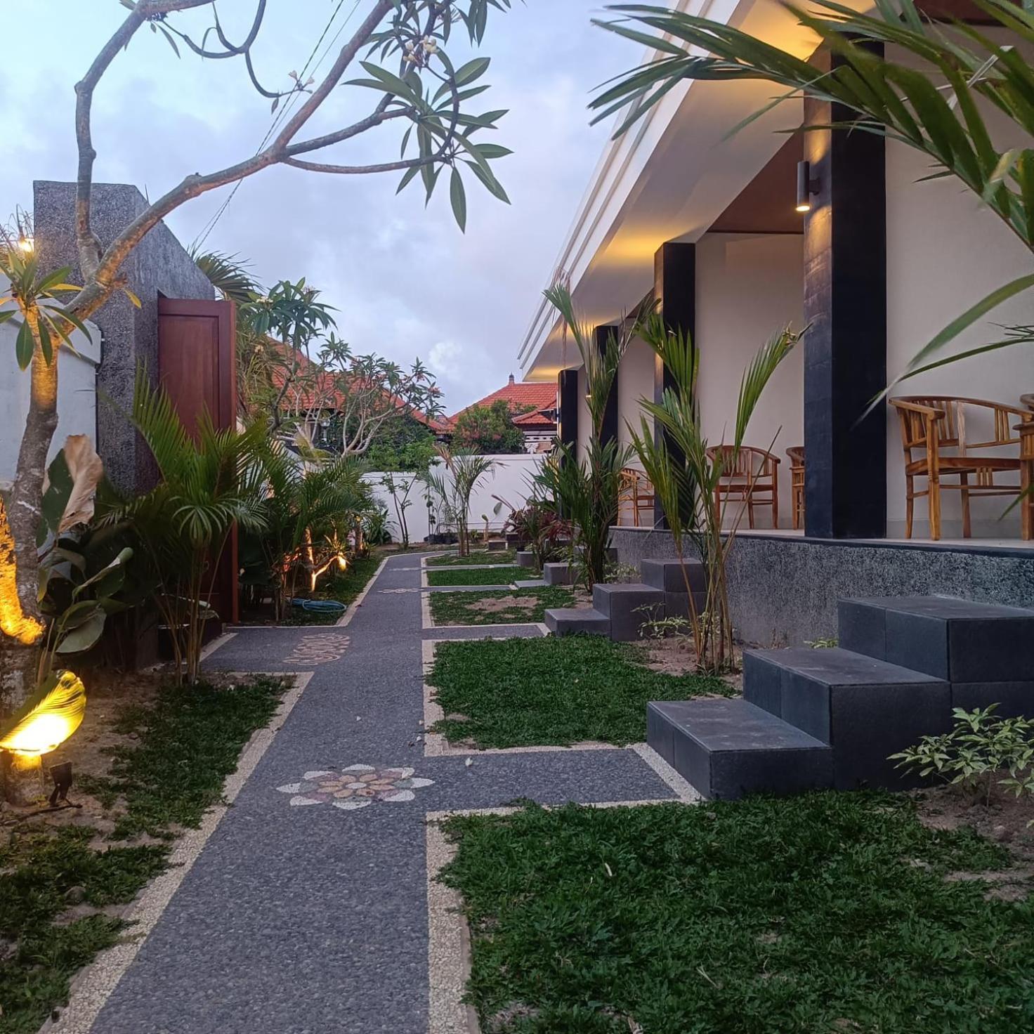 Prayoga Homestay 乌干沙 外观 照片